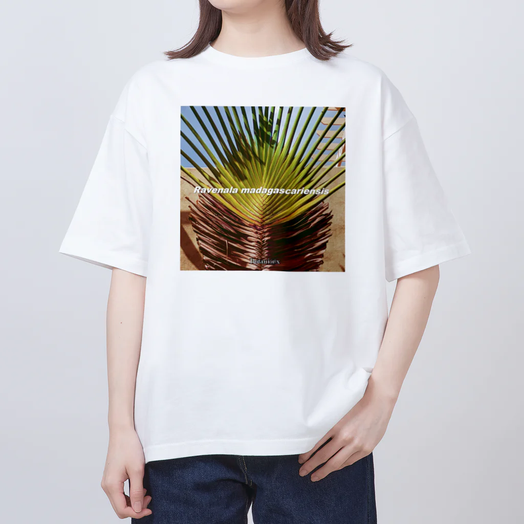 botaniaxのタビビトノキ Oversized T-Shirt