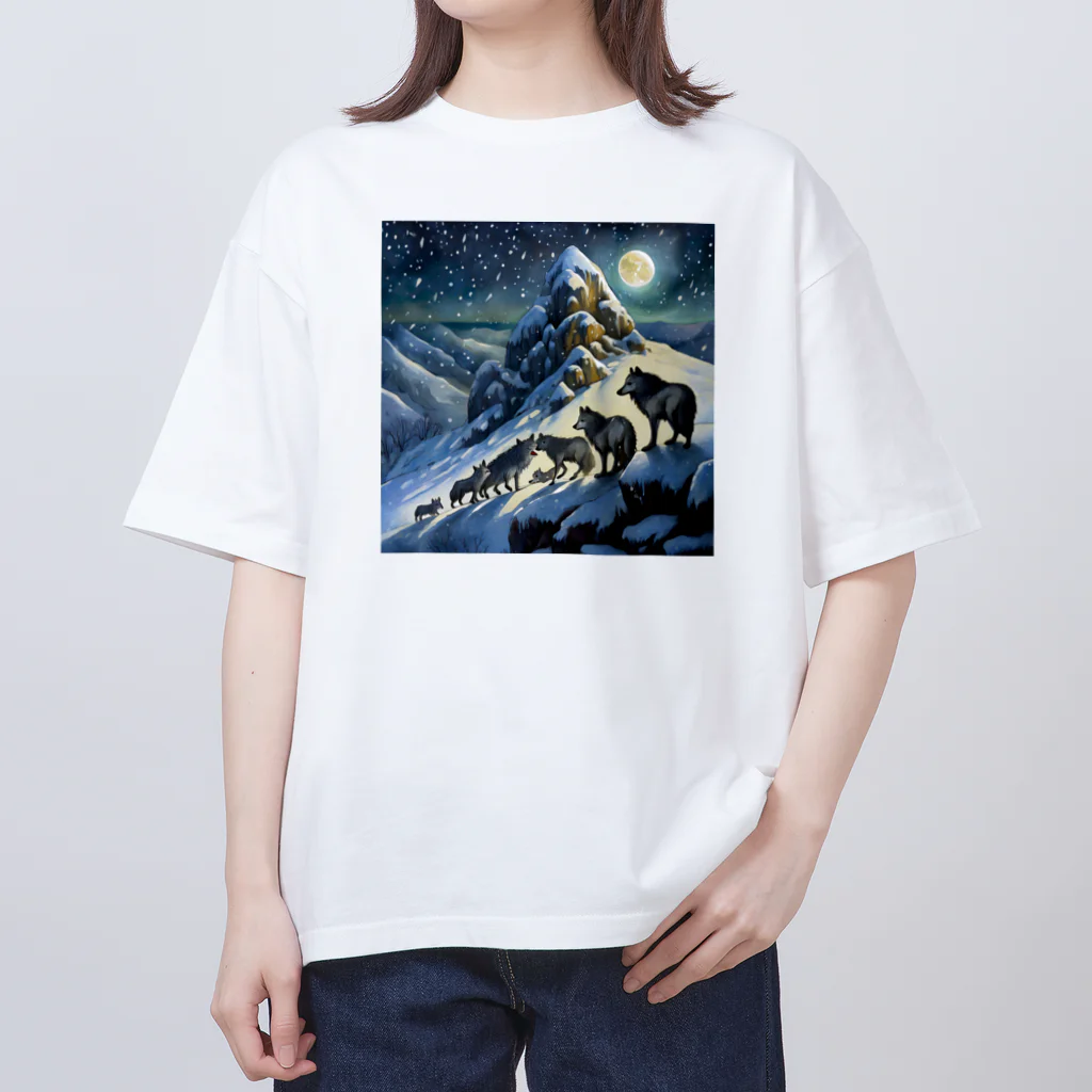 DREAMHOUSEの雪山のオオカミの群れ Oversized T-Shirt