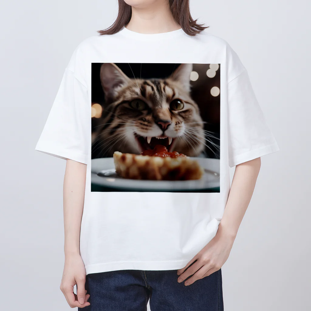 feliceのごはんを食べている猫 オーバーサイズTシャツ