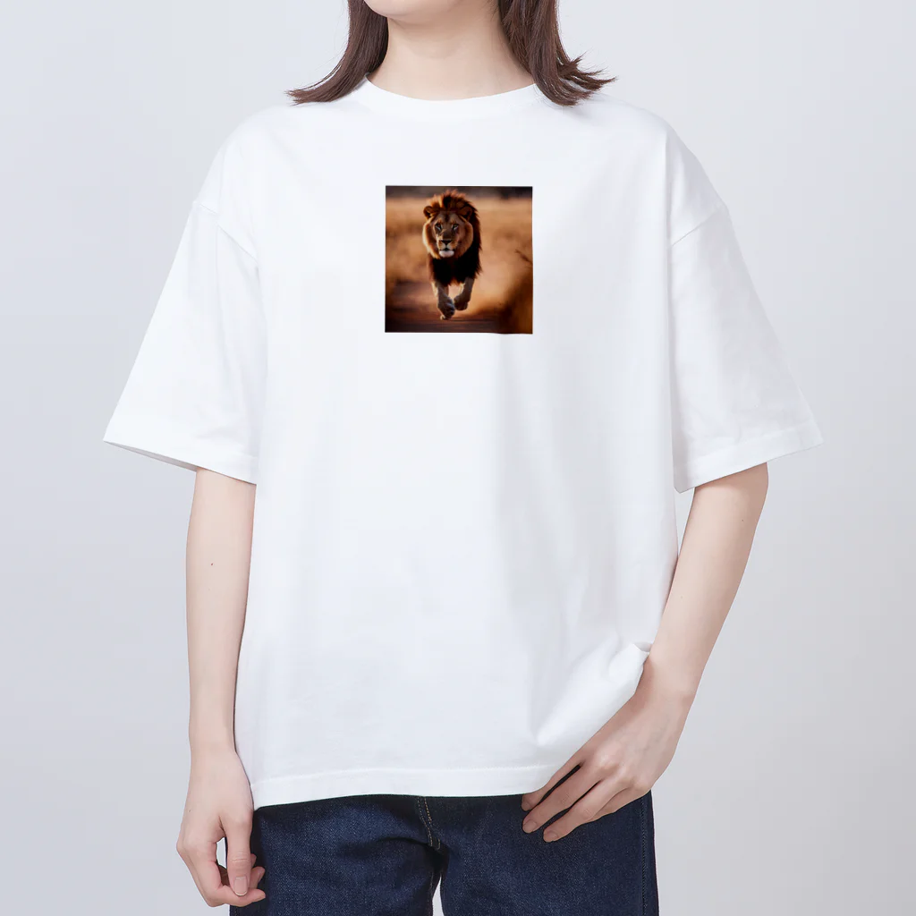 namuhatimanの走っているライオン Oversized T-Shirt