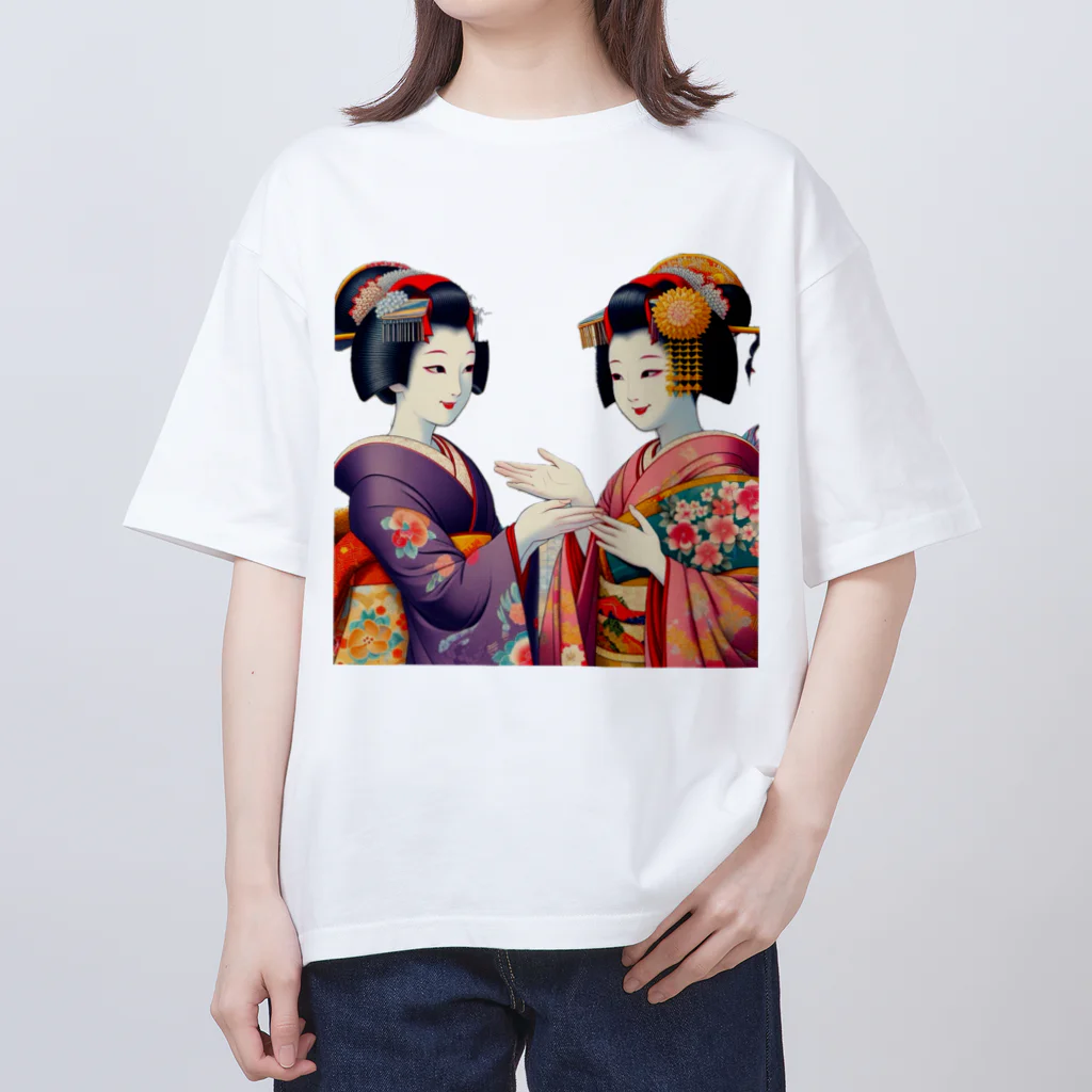 日本の風景 COOL JAPANの日本の風景:お姐さん芸妓と話す舞妓、Japanese scenery: Maiko talking to older sister geisha Oversized T-Shirt