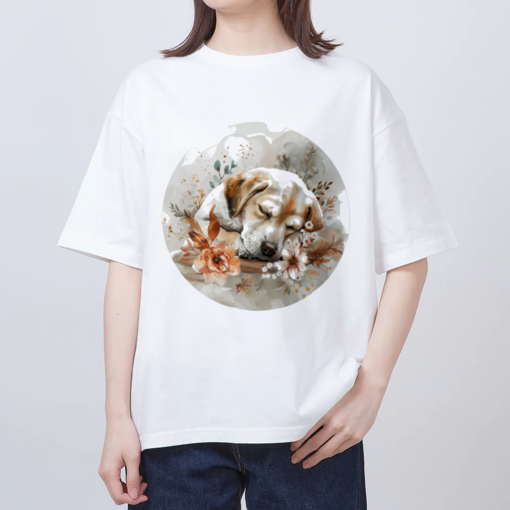 Petia Bloomの眠っている犬と優雅な花々 Oversized T-Shirt