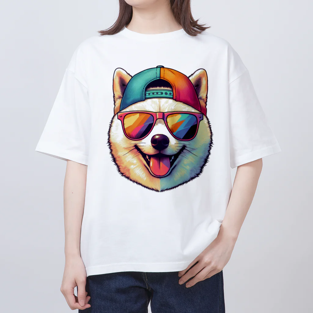 柴犬に囲まれたいのキャップにサングラスの白柴犬 Oversized T-Shirt