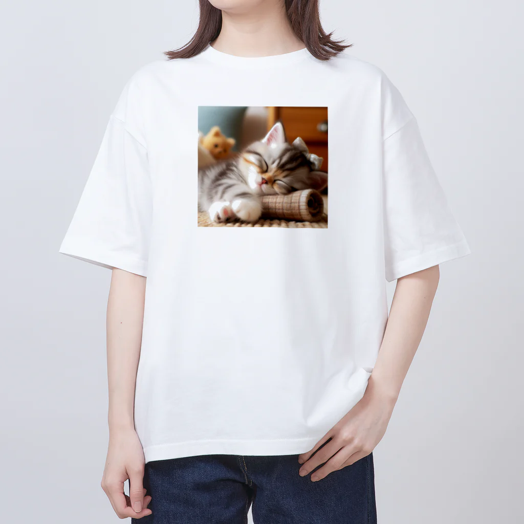 終わらない夢🌈の眠るにゃんこ😺zzz オーバーサイズTシャツ