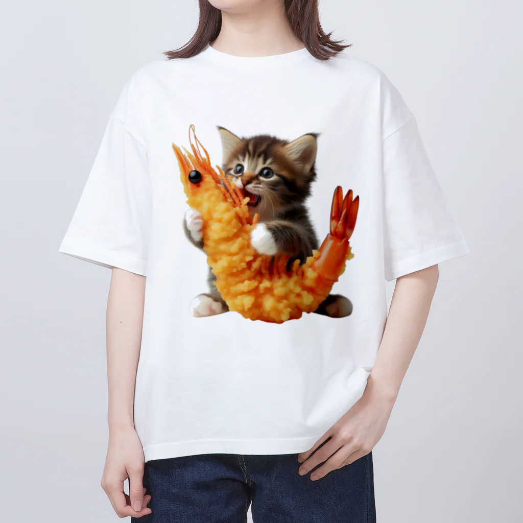 Gu--mimiの*Gu~mimi*海老天かぶりつくにゃんこ Oversized T-Shirt