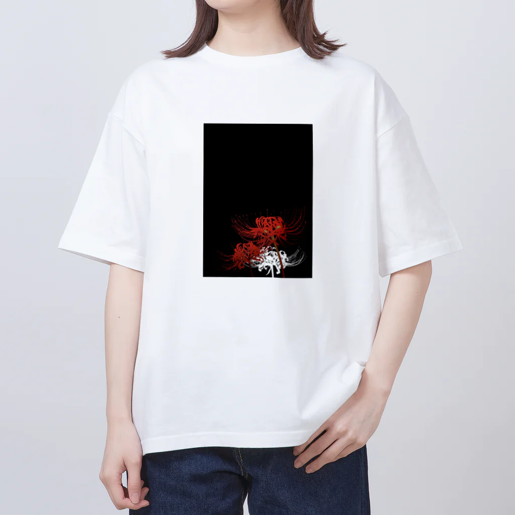 カメリア ヴィンテージの彼岸花 Oversized T-Shirt