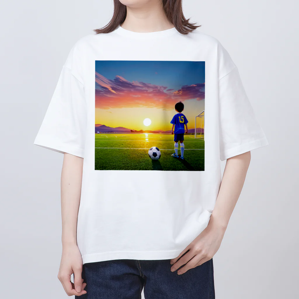 musashiyaの夕日とサッカー少年 オーバーサイズTシャツ