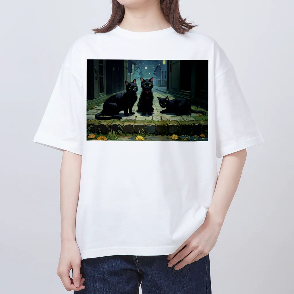 おかづあいのねこちゅうしんの黒の三頭政治 Oversized T-Shirt