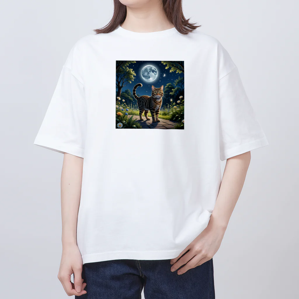 Enchanted Charm EmporiumのMoonbeam Kitty ("ムーンビームキティ") オーバーサイズTシャツ