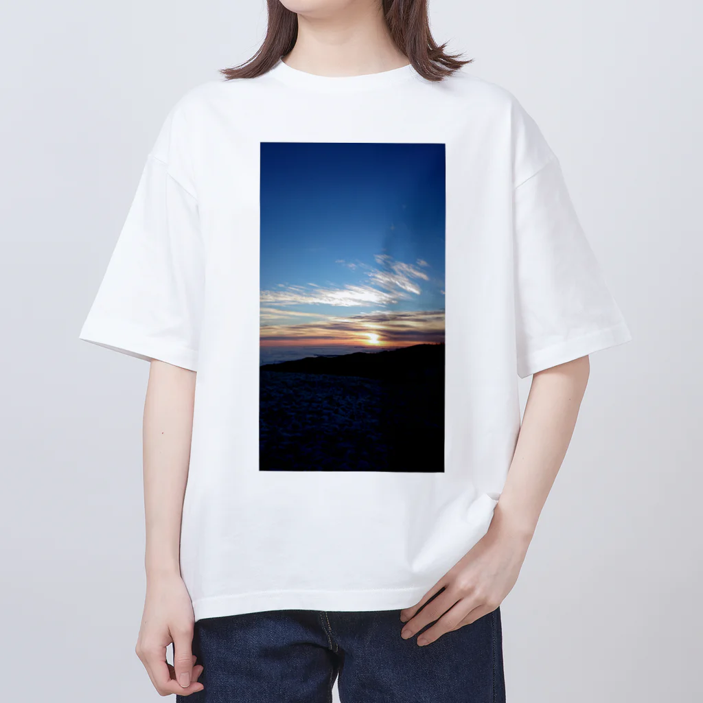 kabasの初雪 Oversized T-Shirt