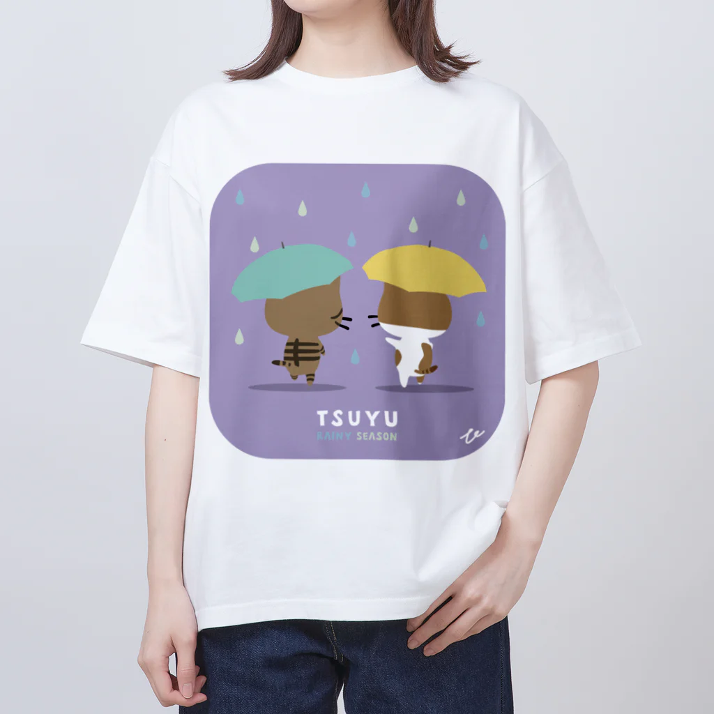 KIJISHIRO'S FACTORYの梅雨の時期に散歩しているキジシロ工場長 Oversized T-Shirt