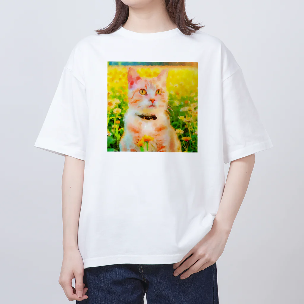 猫好きの谷の猫の水彩画/花畑のチャシロねこのイラスト/茶白ネコ Oversized T-Shirt