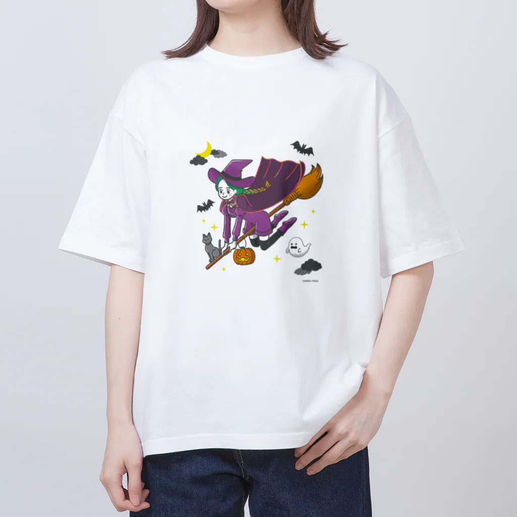 MIKA YADA illust shopの10月ハロウィンの夜、魔女が行く Oversized T-Shirt