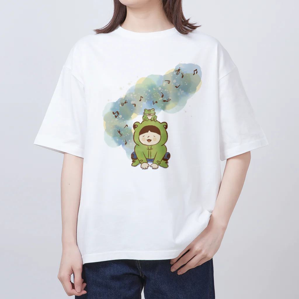 喫茶トラウベのカエルくんと歌うよ Oversized T-Shirt