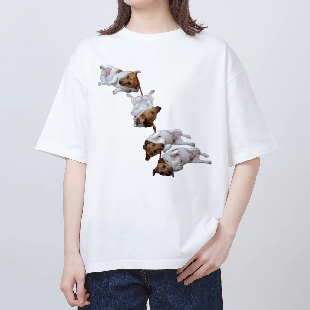 一白のローリング・犬 オーバーサイズTシャツ