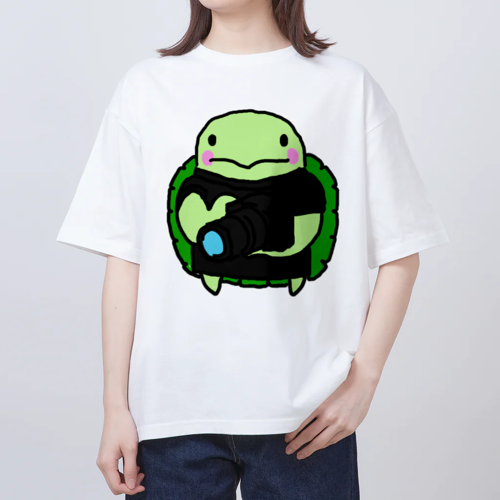 アンバランスでも頑張るにゃんこSHOPのまっちゃカメちゃん オーバーサイズTシャツ