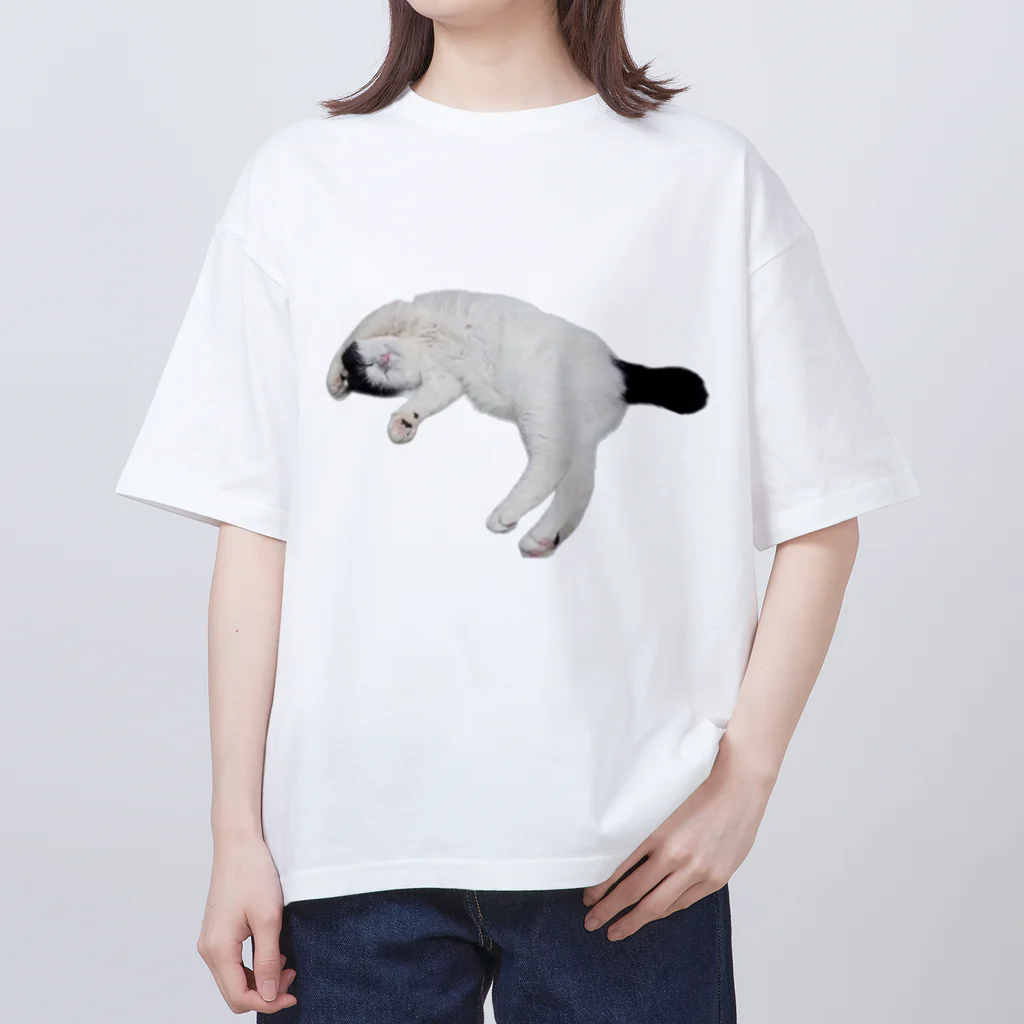 クリスタの尻尾が短い保護猫 たぬちゃん Oversized T-Shirt