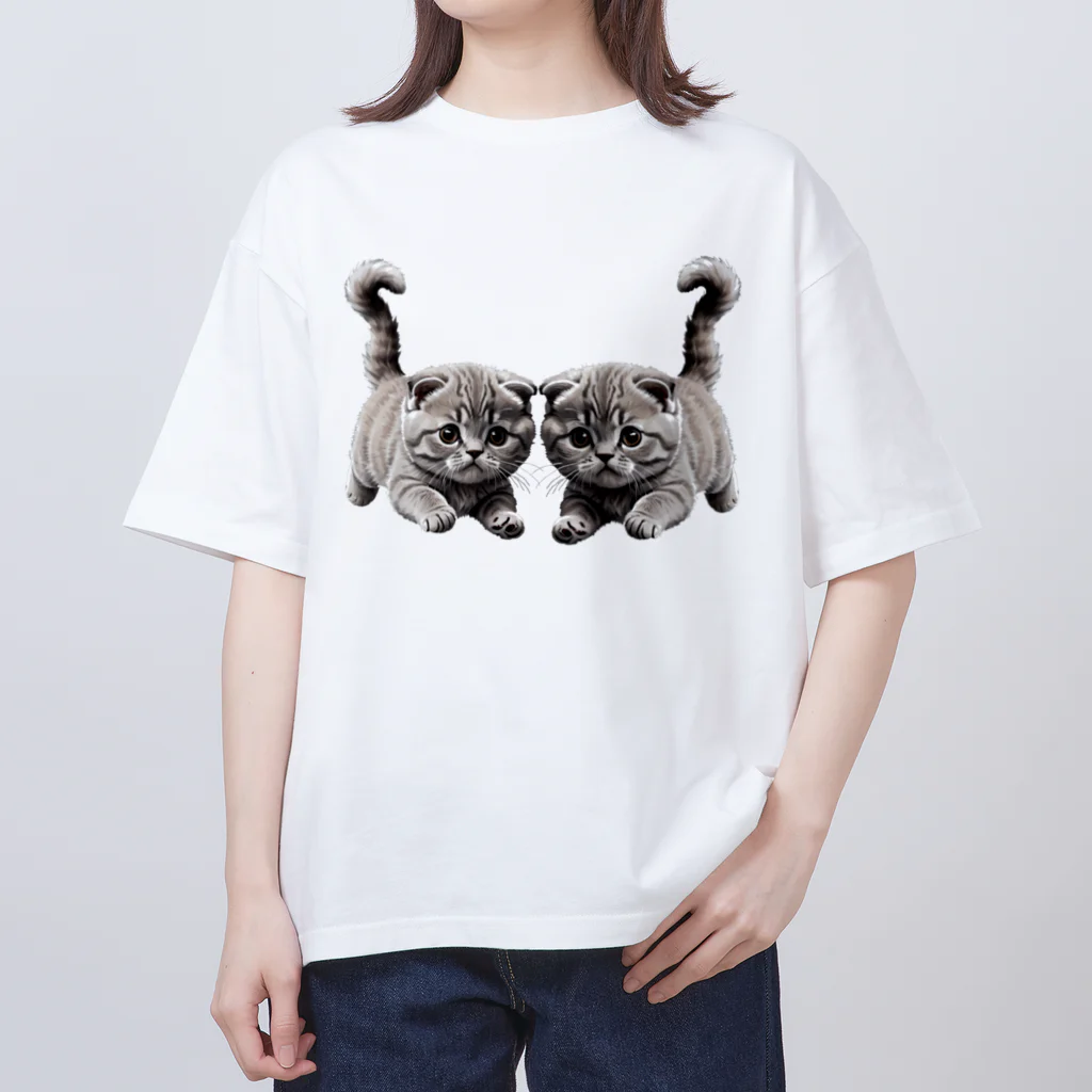 猫は正義♡のやんちゃな子猫 オーバーサイズTシャツ