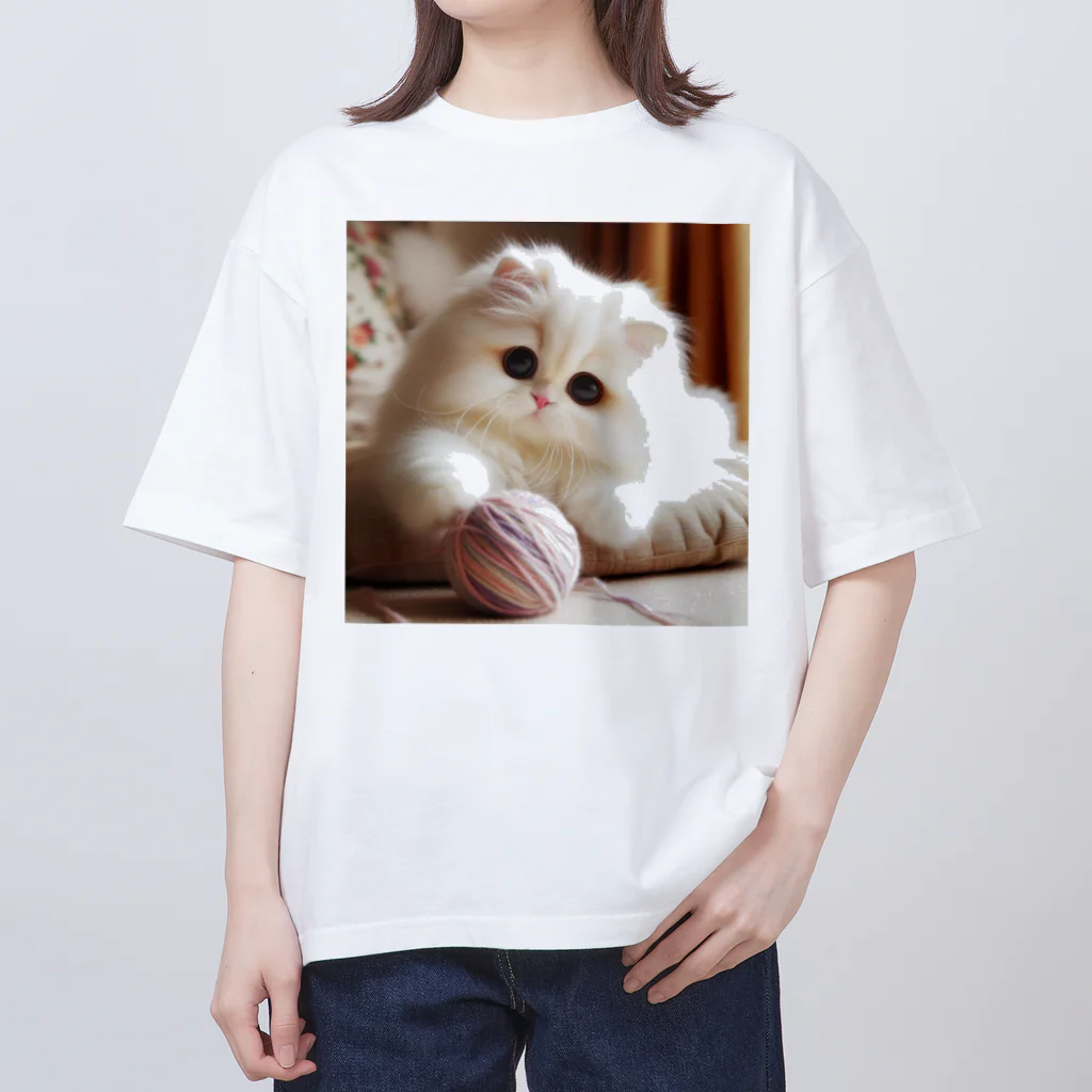 キャットパラダイス☆彡の白ねこちゃん♡ オーバーサイズTシャツ