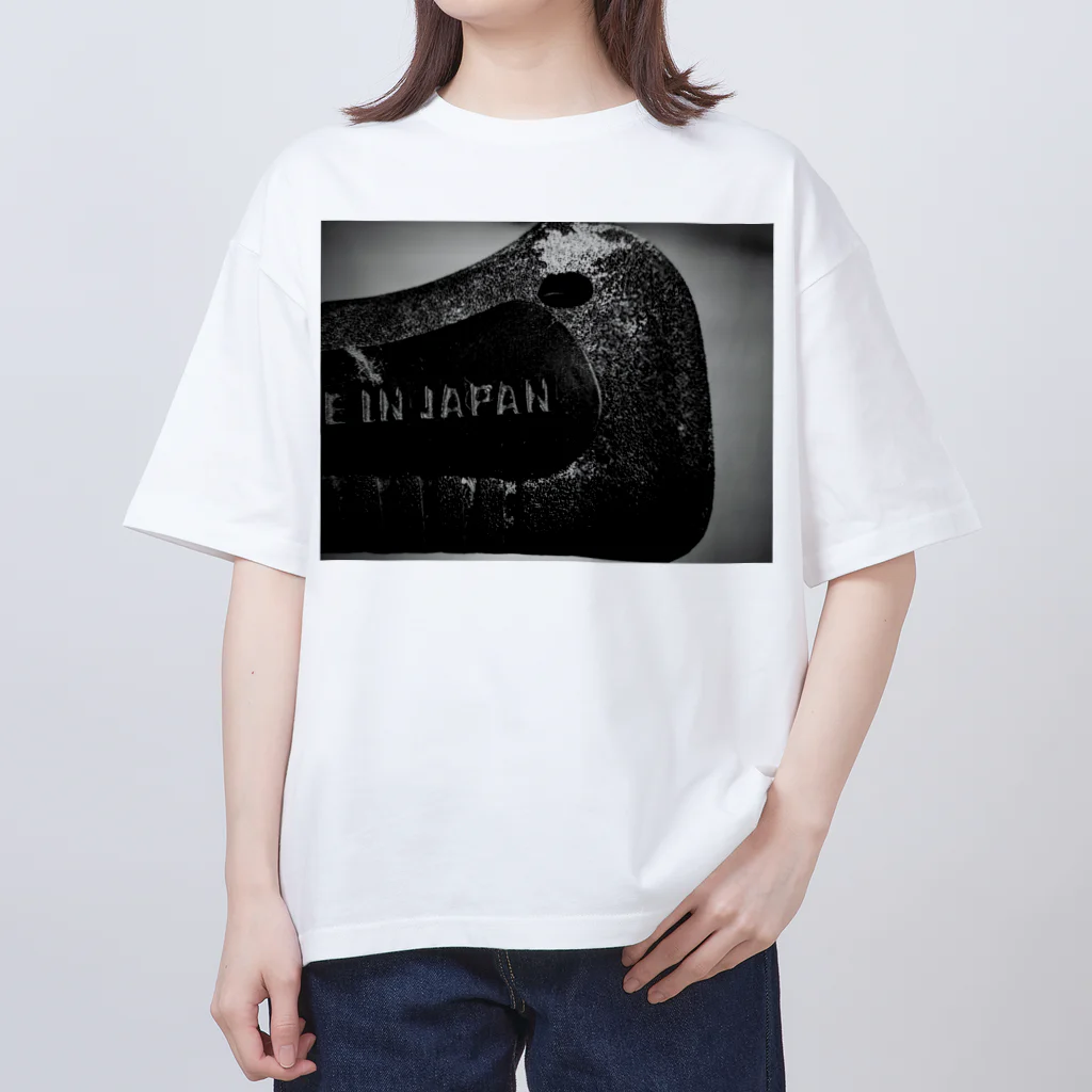 NEOの前衛アート オーバーサイズTシャツ