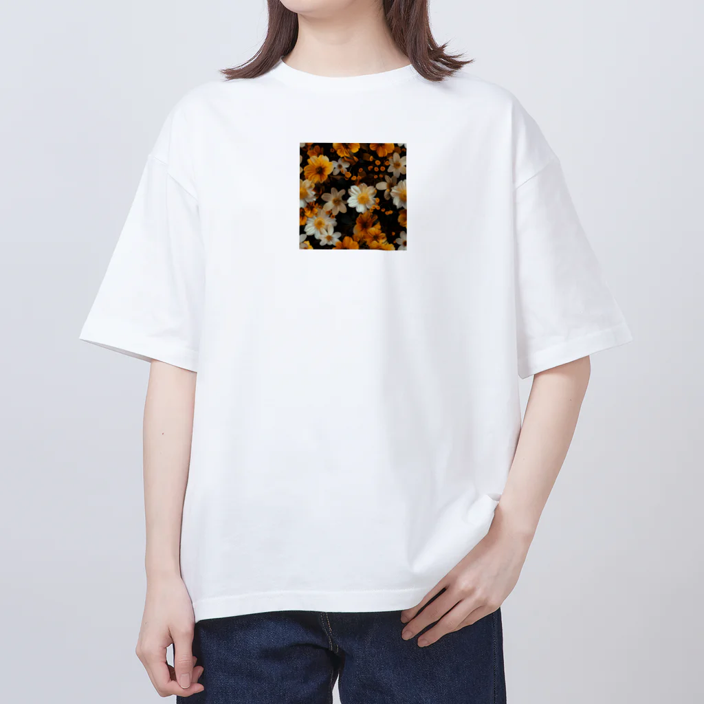 オンラインショップイエローリーフの可愛い白と黄色い花 Oversized T-Shirt