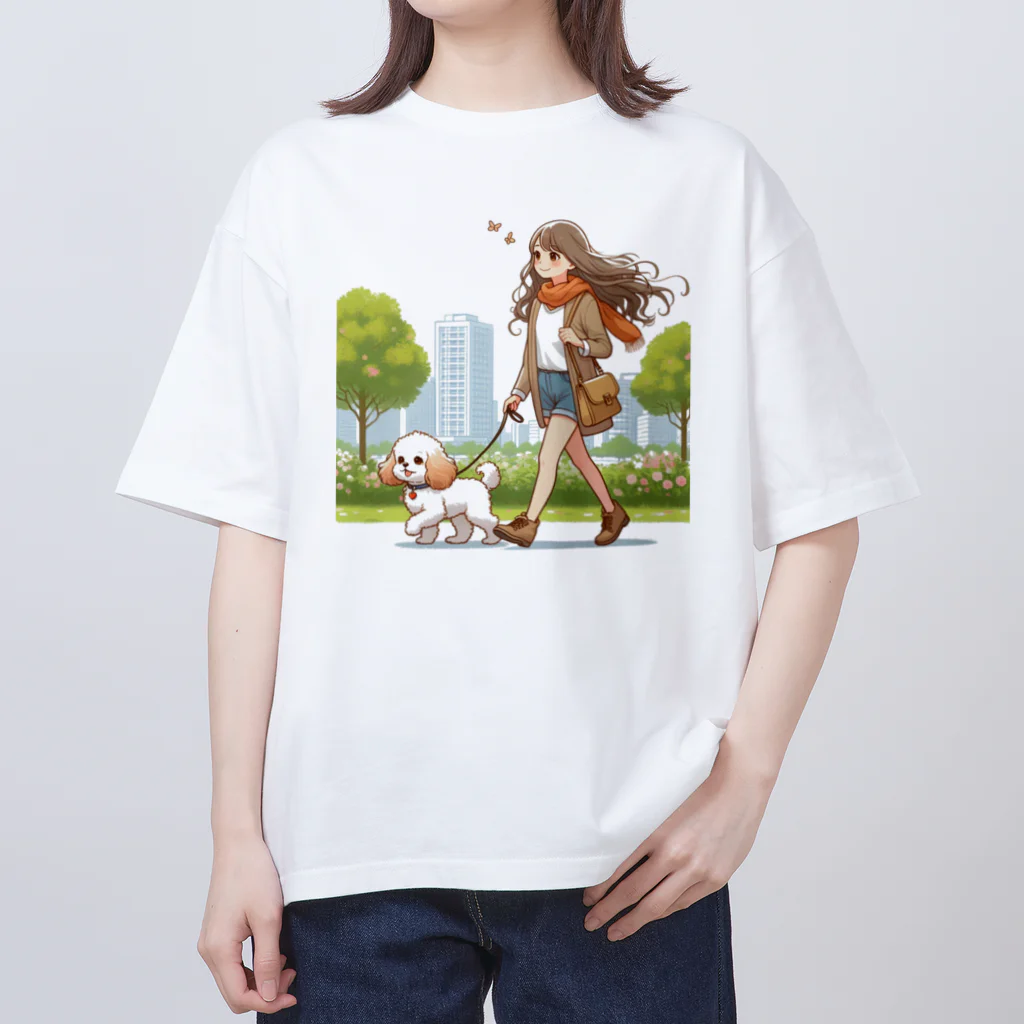 南国のかわいい犬と散歩をする女性 オーバーサイズTシャツ