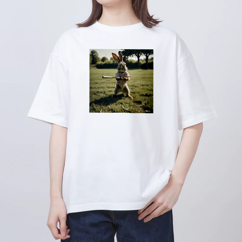 アニマルデザインの野球をしているウサギ オーバーサイズTシャツ