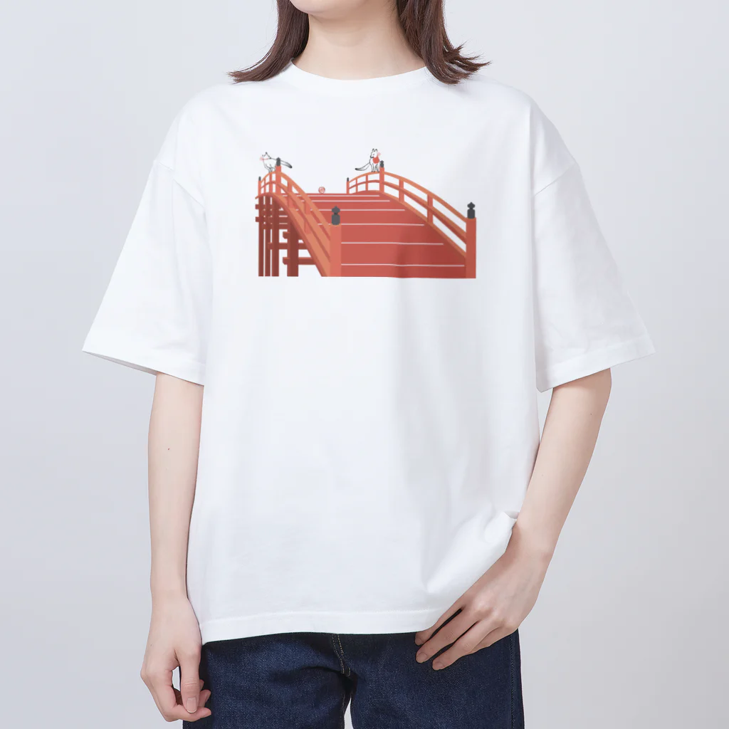 Amiの狐の手毬唄 太鼓橋と狛狐 Oversized T-Shirt