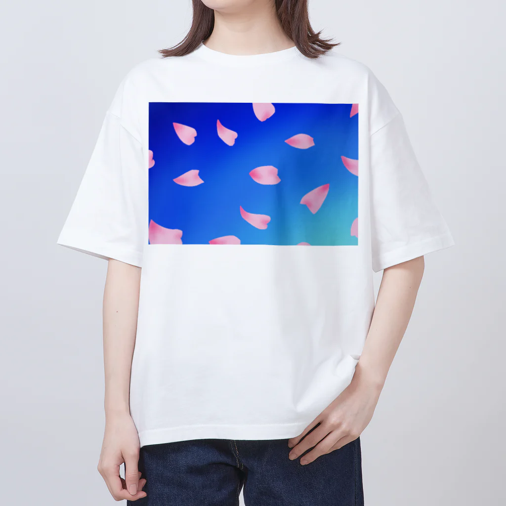 Lily bird（リリーバード）の花びらの舞う青空 オーバーサイズTシャツ