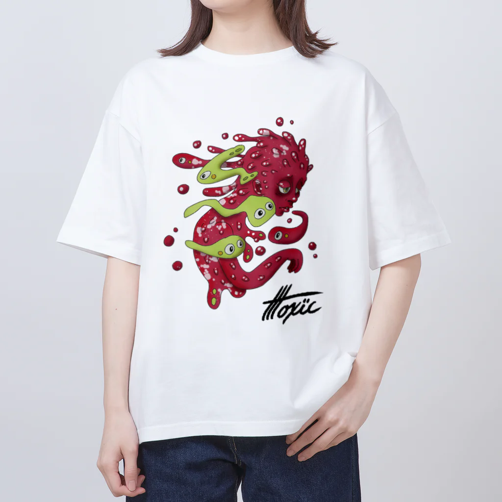 TOXICのaka オーバーサイズTシャツ