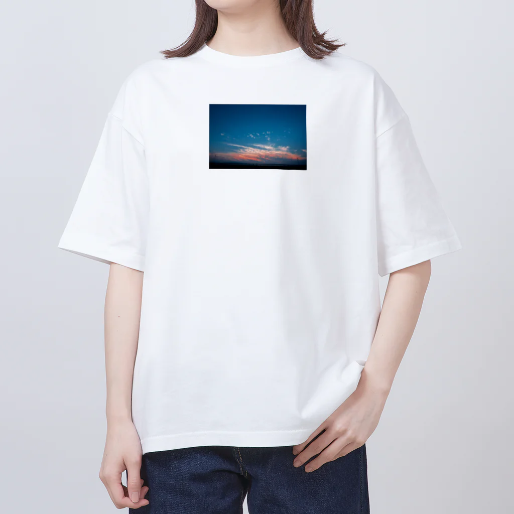 otakeの写真店の夕焼けの帰り道 Oversized T-Shirt