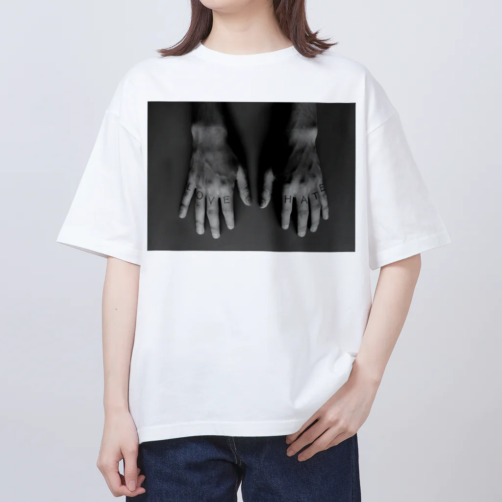 stereovisionのLOVE & HATE（愛＆憎悪） Oversized T-Shirt