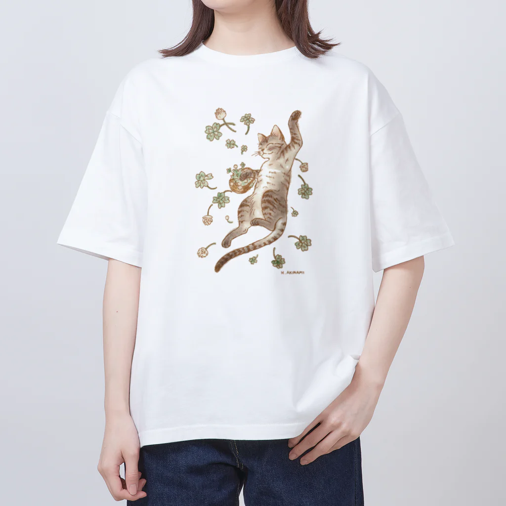 ＡＫＩＮＡＭＩの幸運招き猫 オーバーサイズTシャツ