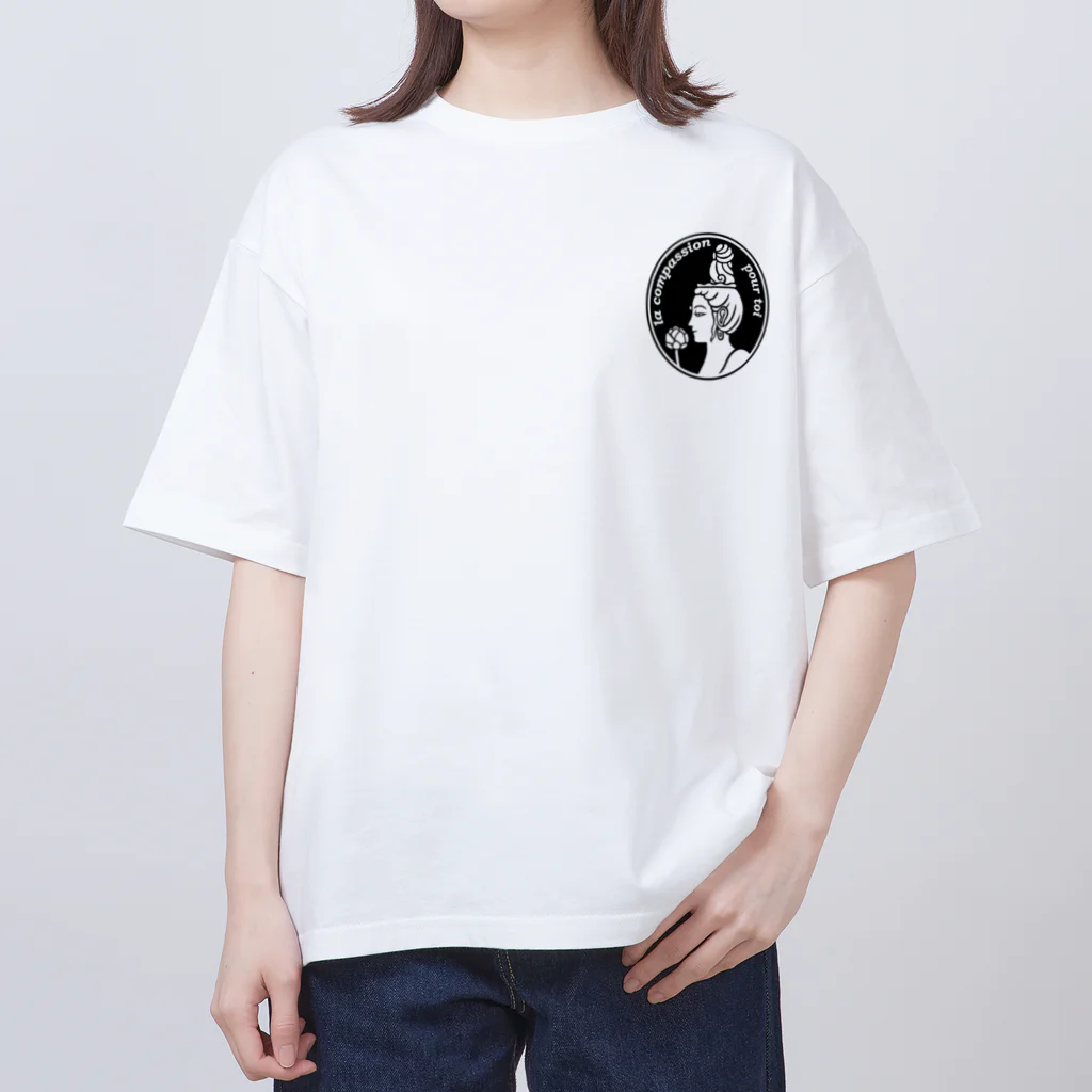 Bo tree teeのCameo (black) Oversized T-Shirt