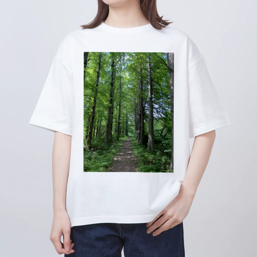 よだれ堂の緑の散歩道 Oversized T-Shirt