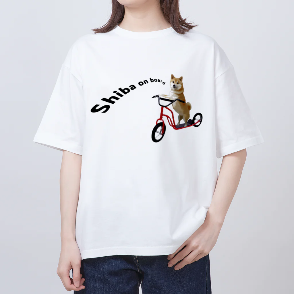 犬グッズの店しえるぶるーのキックボードに乗った柴犬 オーバーサイズTシャツ