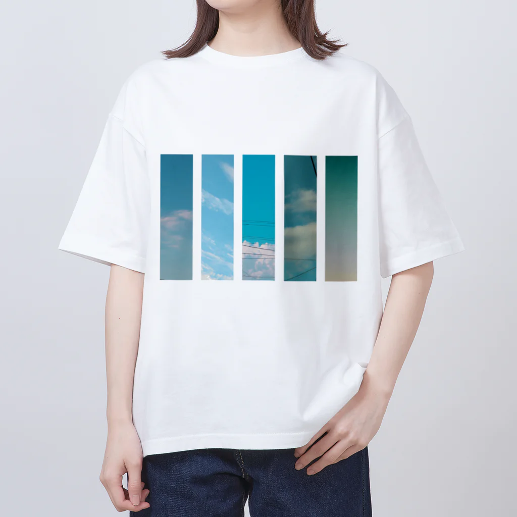 朝の庭のまどろみ(青) オーバーサイズTシャツ