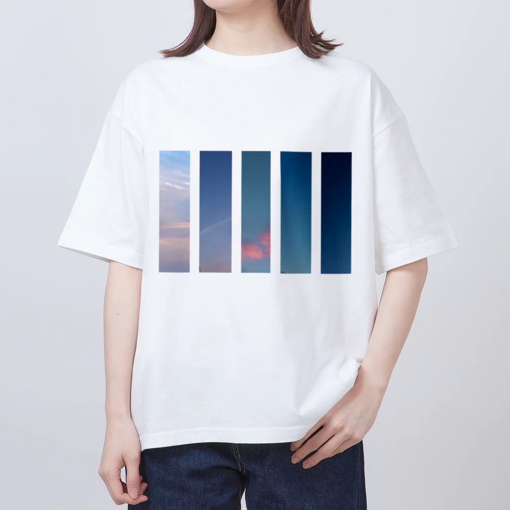 朝の庭のまどろみ(紺) オーバーサイズTシャツ