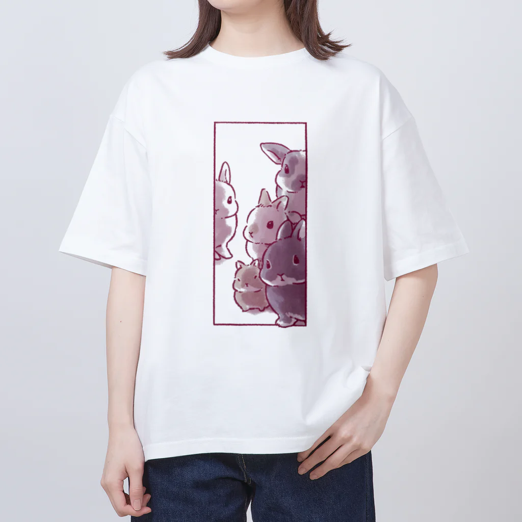 大賀一五の店のうさぎに覗かれる Oversized T-Shirt