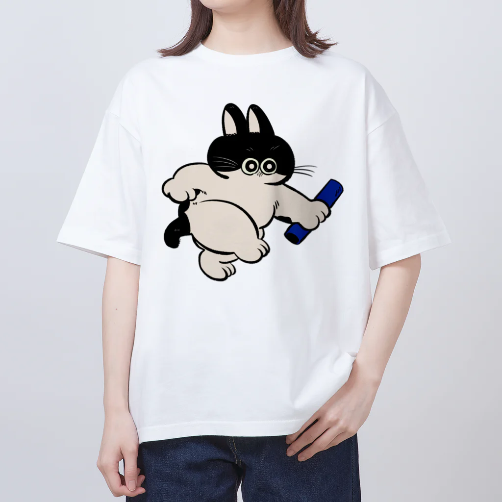 愉快レトロ雑貨屋★39太郎のバトンタッチ猫★ぽんちゃん(青組) Oversized T-Shirt