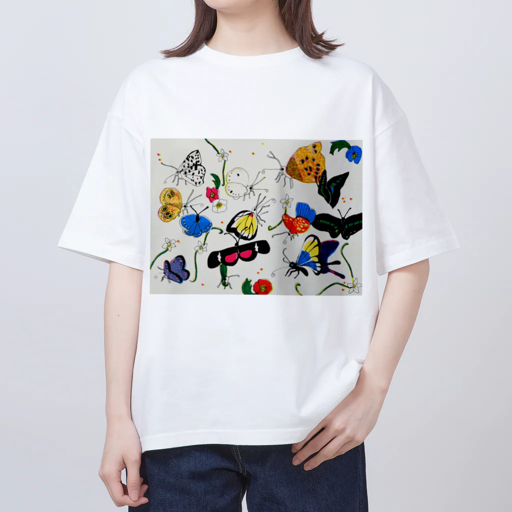 きたのかんむりのちょうちょ オーバーサイズTシャツ