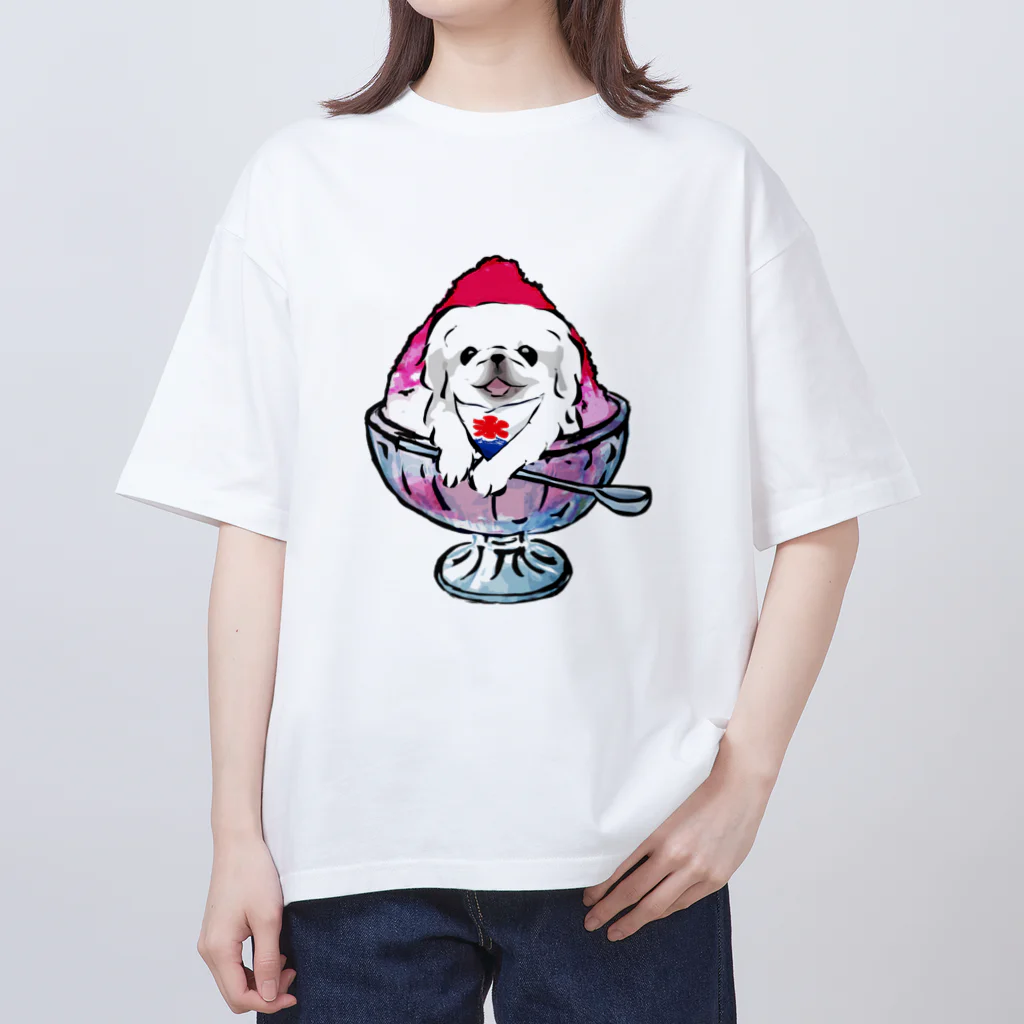 犬グッズの店しえるぶるーのかき氷ワンちゃん　氷イチゴ　ペキニーズ　ホワイト オーバーサイズTシャツ