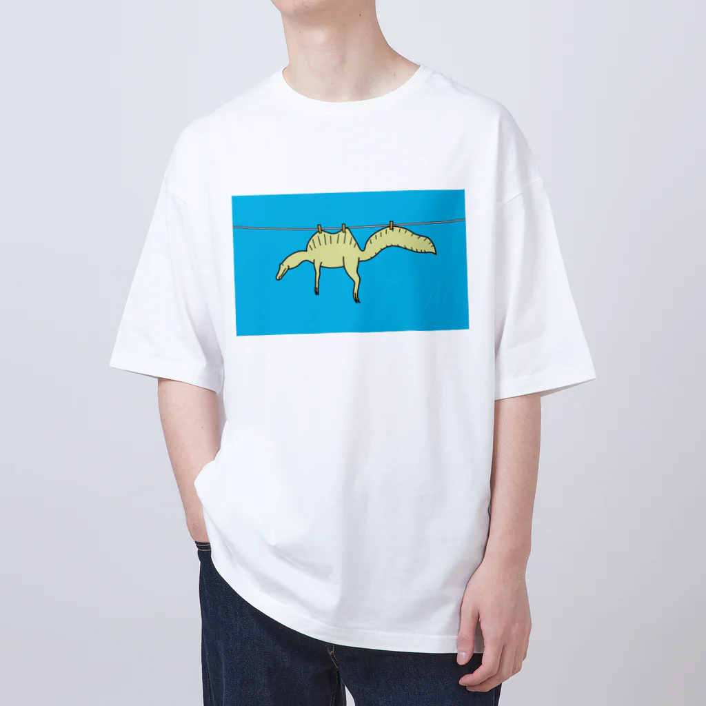 泥と暮らしのスピノサウルスの干し方 Oversized T-Shirt