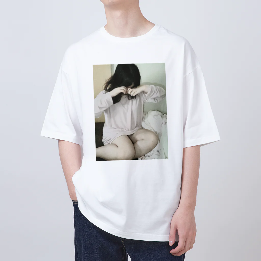 桐嶋ひよりの君が置いていったんでしょ Oversized T-Shirt