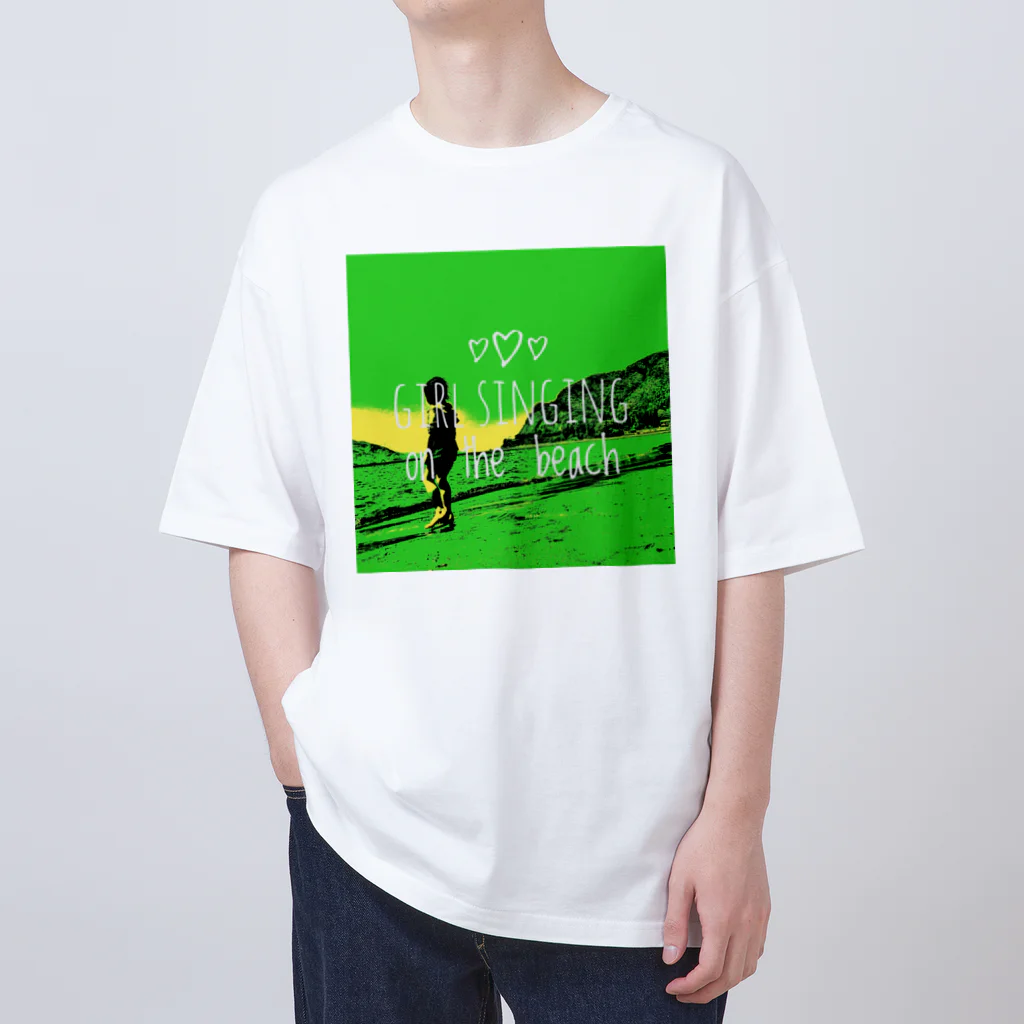 _o_0_0_o_のgirl singing on the beach オーバーサイズTシャツ