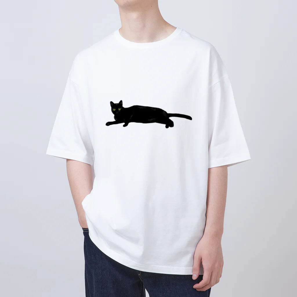 小鳥と映画館の横たわる黒猫ちゃん オーバーサイズTシャツ