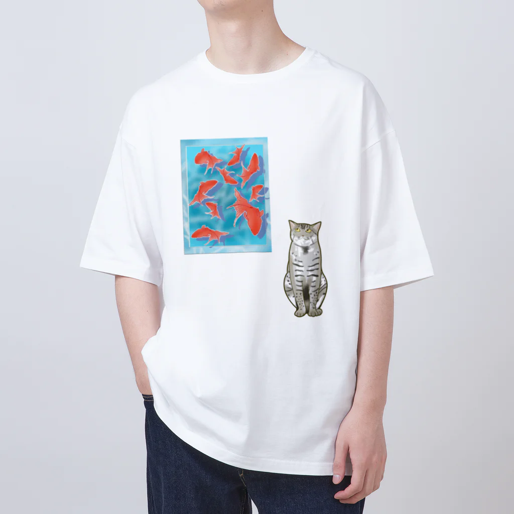 いろはにゃんこ堂の金魚をガン見するスナドリネコさん Oversized T-Shirt