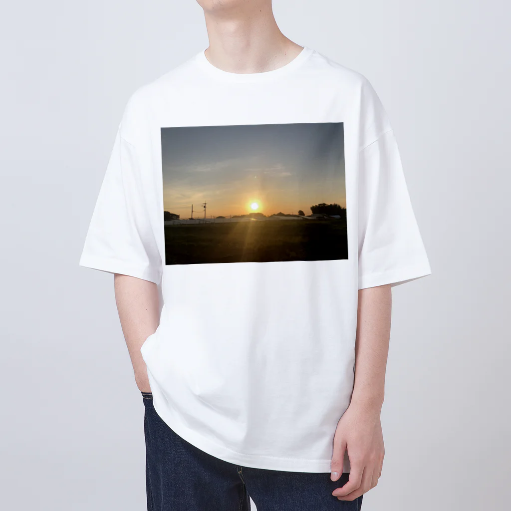 OldWinnersの田舎の朝焼けだぜ！ Oversized T-Shirt