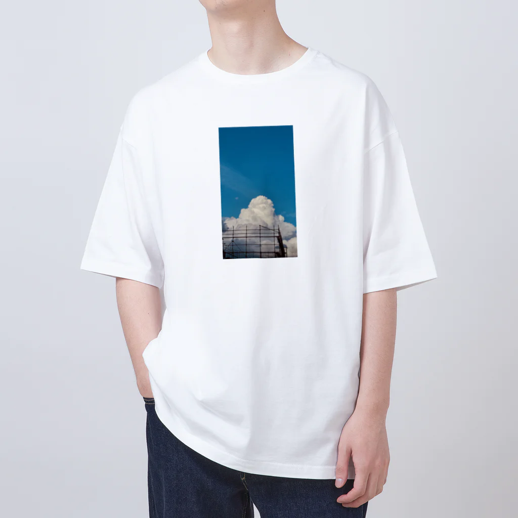 私のへやの住宅街の夏空 Oversized T-Shirt