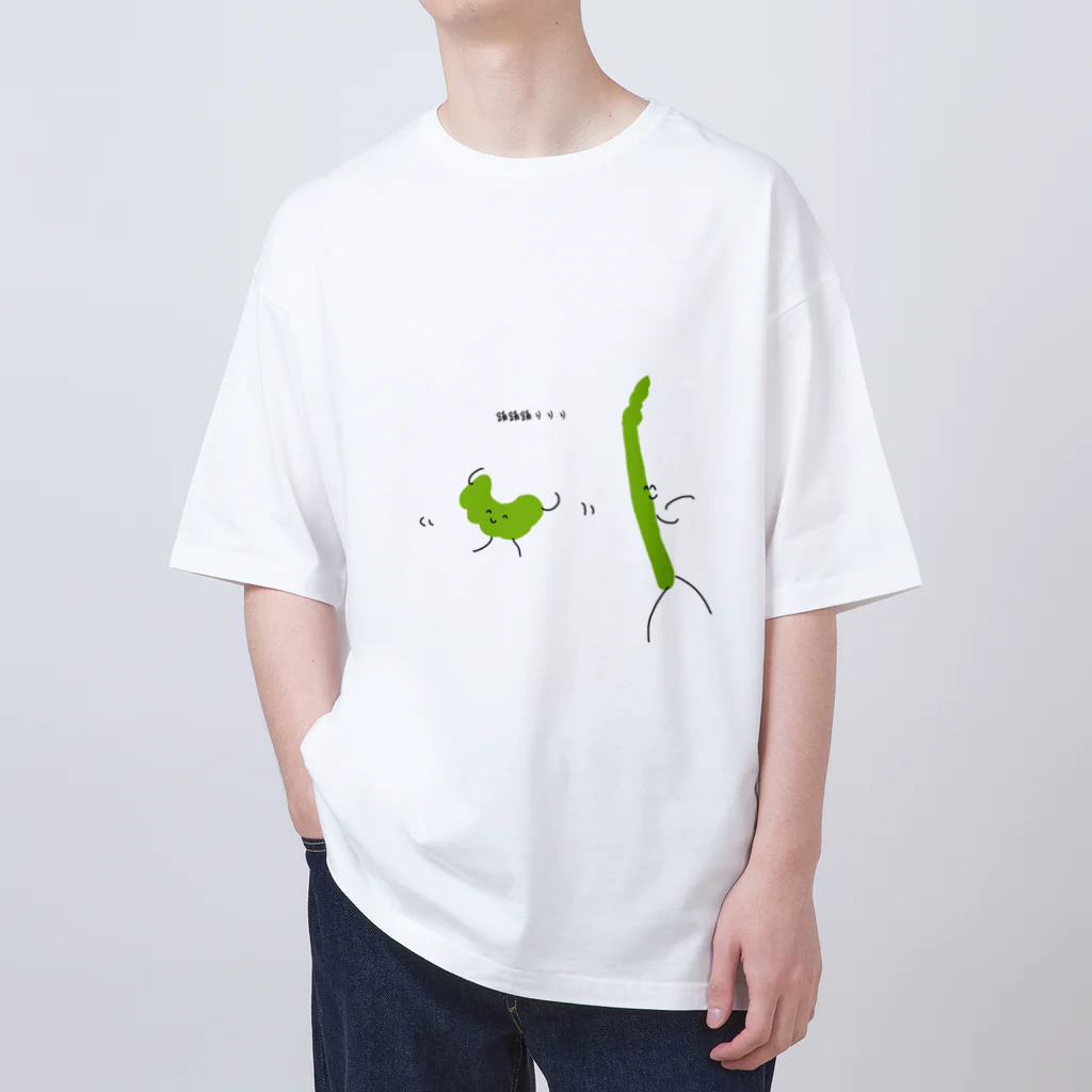 もりもり野菜を食べ野菜の〜輪切りセロリとアスパラガス〜 オーバーサイズTシャツ